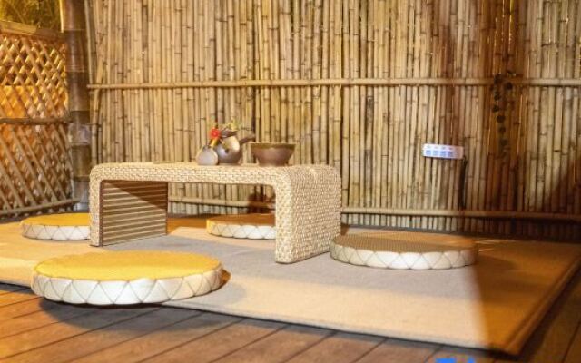 Yueting Hot Spring B&B