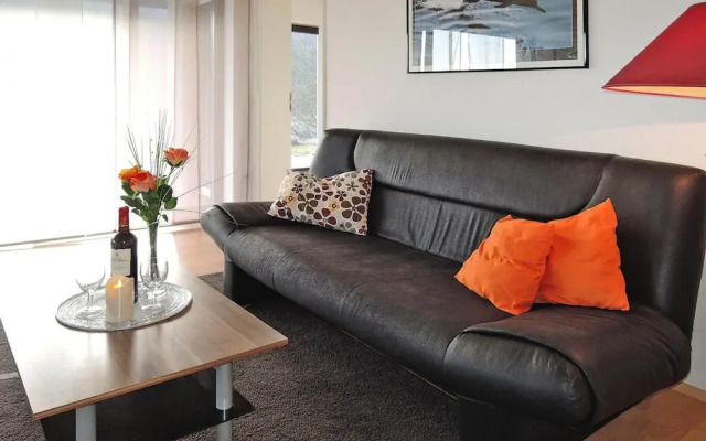 Bright Apartment With Garden