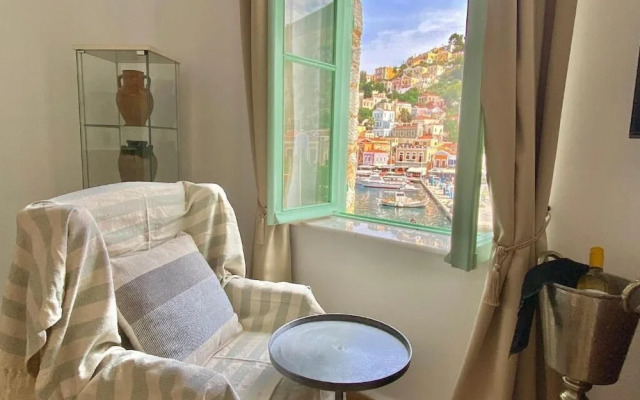 Athenas - Neoclassic Harbour View