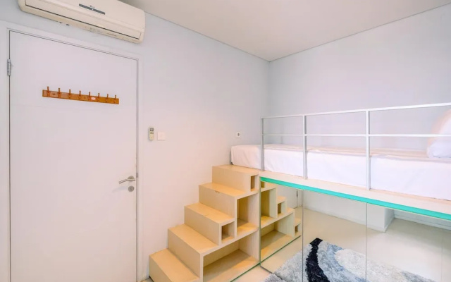 Elegant 3BR + 1 Apartment with Private Lift & 80 mbps internet at The Lavande Residence – Guest Rooms – Jakarta