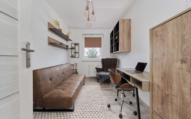 Spacious Apartment by Renters