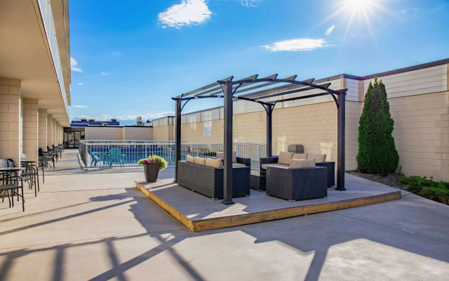 Days Inn & Conference Centre by Wyndham Cranbrook