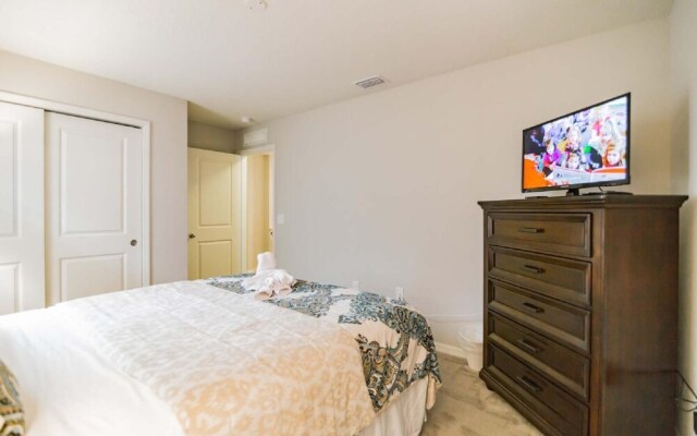 5131 Compass Bay