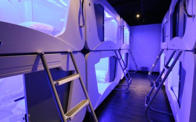 Heybear Capsule Hotel