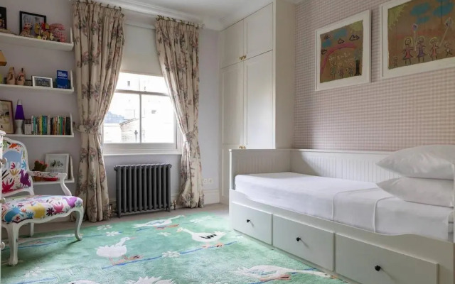 Warwick Gardens II by onefinestay