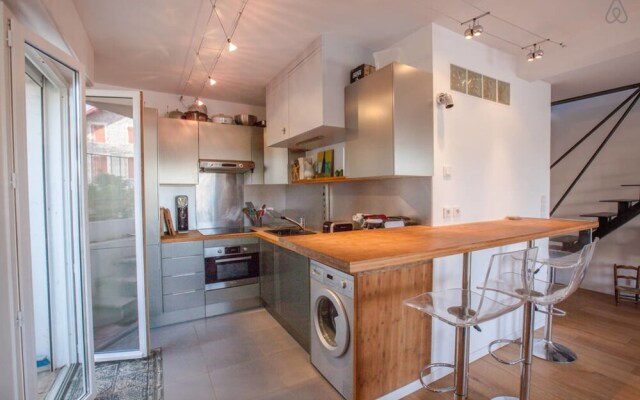 Charming Duplex With Terrace for 8 People in Port Vieux