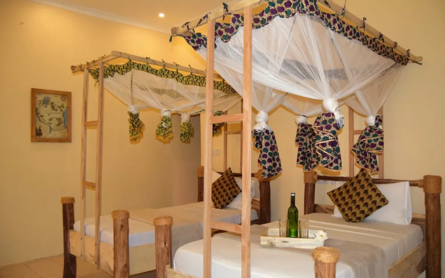 Chanya Lodge.