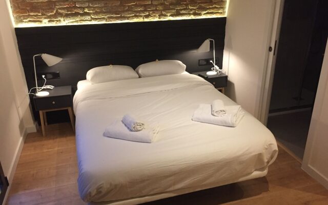 Modern Catalan Apartments by Olala Homes