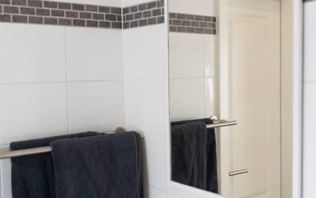 Enjoyin Luxury Chalet With Swimming Pool