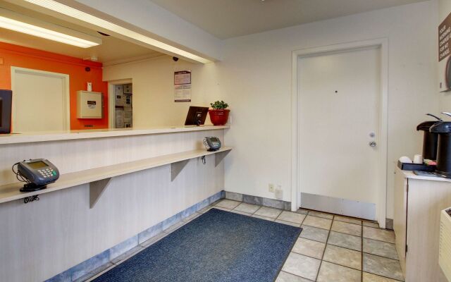Motel 6 Elizabethtown, KY