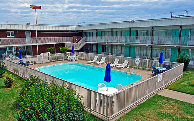 Econo Lodge Paducah Area