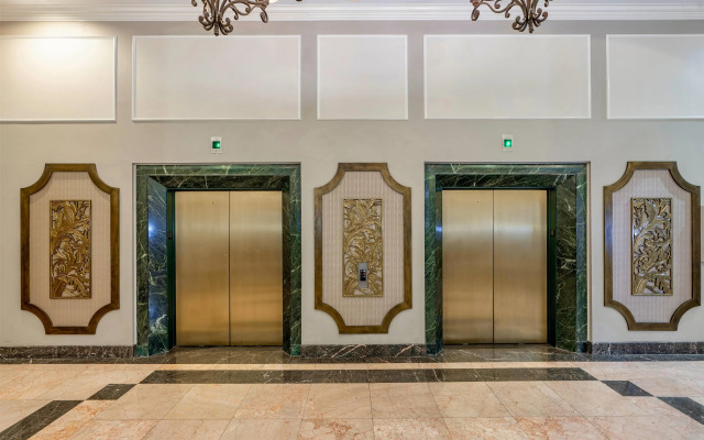 Wyndham Garden Hotel Baronne Plaza