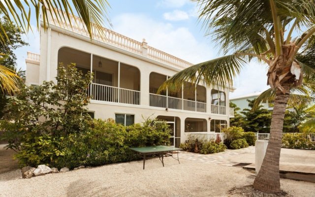 15 Coco Plum Beach access by RedAwning