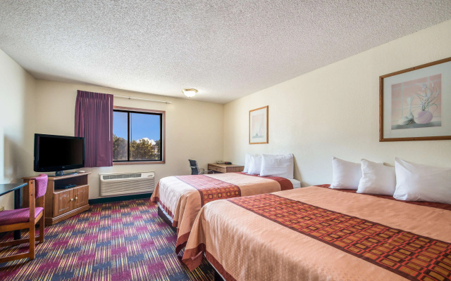 Americas Best Value Inn & Suites Harrisonville