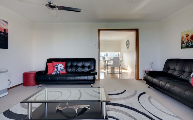 Rocky Point - pet friendly accommodation for multiple families