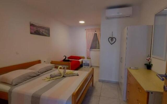 Apartments by the sea Gradac, Makarska - 18877