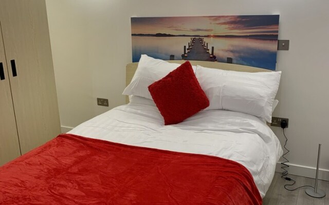 Luxury One Bed Apartment With Parking