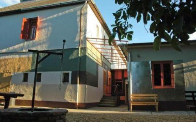 Hullam Hostel