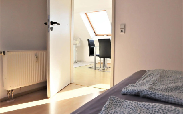 Kuschelige Dachgeschosswohnung am Clarapark