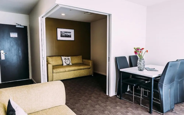 Semi Penthouse in Quadrant
