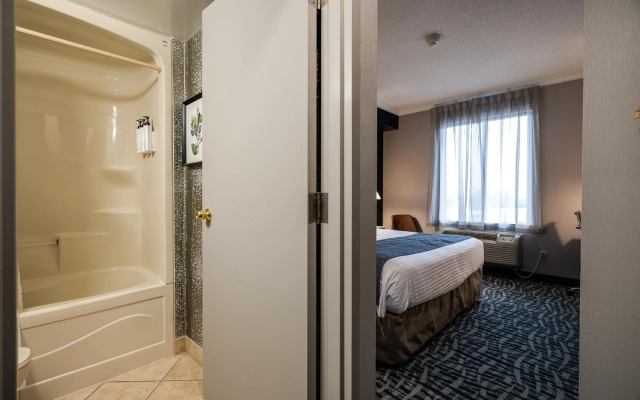 Monte Carlo Inn Toronto West Suites