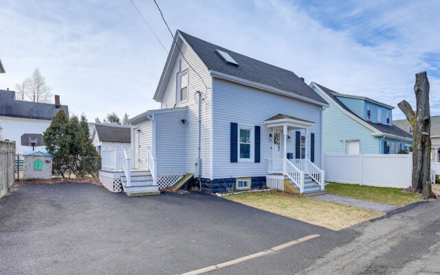 Coastal Lynn Escape w/ Fireplace: 3 Mi to Beaches