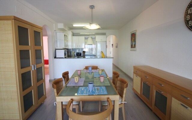 Apartment with a view of the canal and wide surroundings
