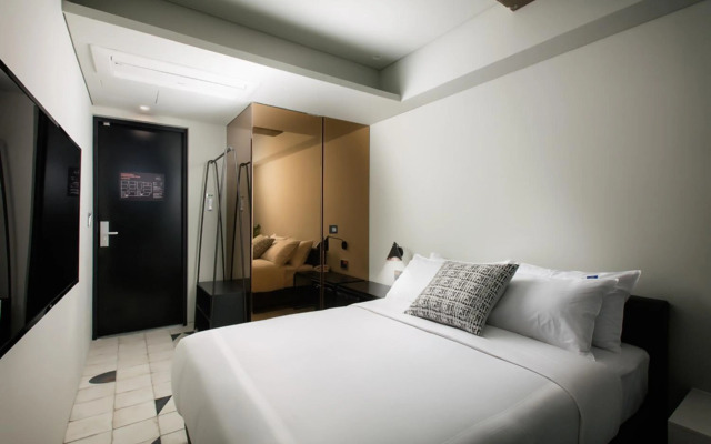 Oia Hotel