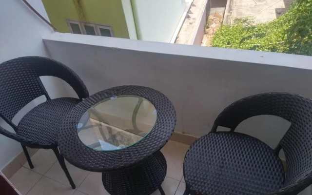 Anandan Tourist Home