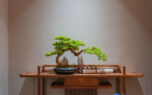 QIANNA HOTEL FINE(Luohe Vocational and Technical College Shenzhou Bird Park)