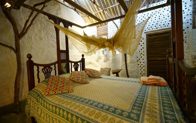 Saraya Art Cafe B&B