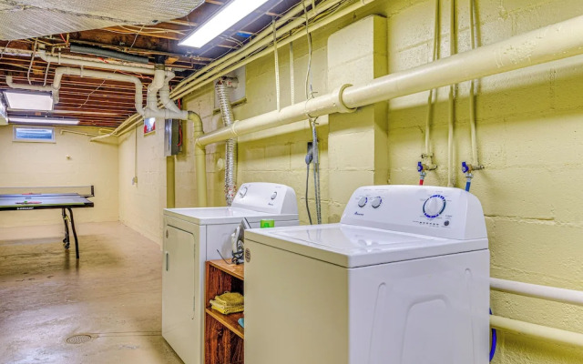 ~ 10 Mi to Dtwn: Indianapolis Home w/ Game Room!