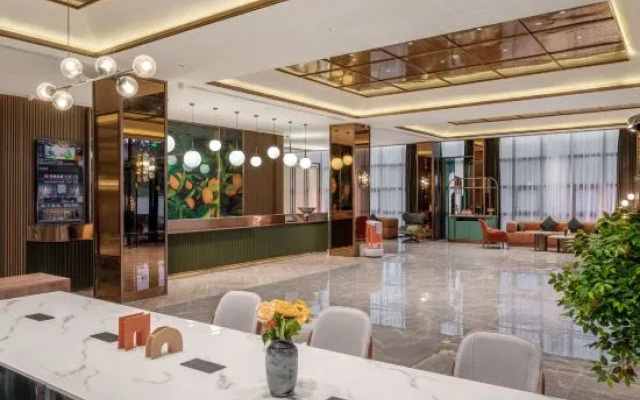 Orange Hotel (Foshan Qiandeng Lake)