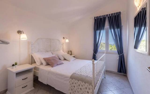 Apartments by the sea Milna, Vis - 8946