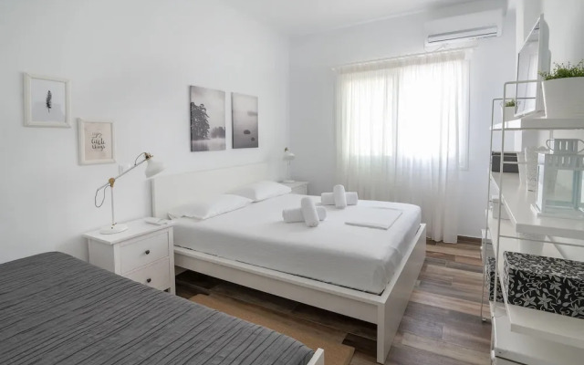 Seafront Pouletis Family Enchanting Gem With Pool