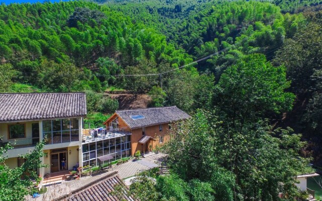 Tong Lu Ye Du Li Cun