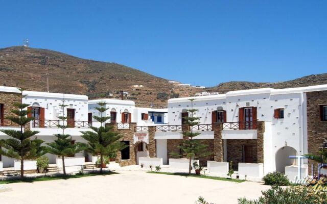 Tinos Suites & Apartments