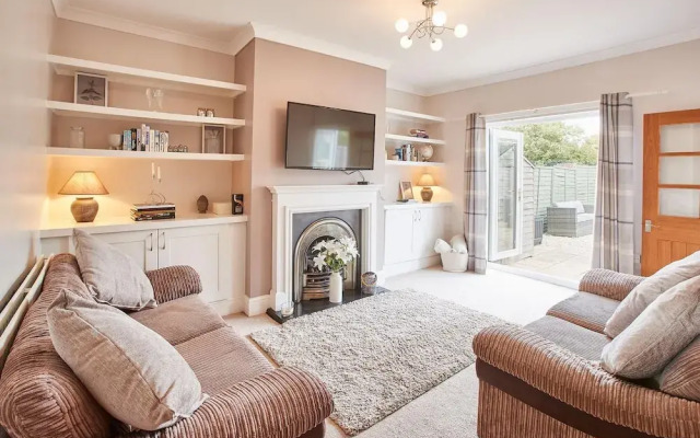 Host Stay Crawford House