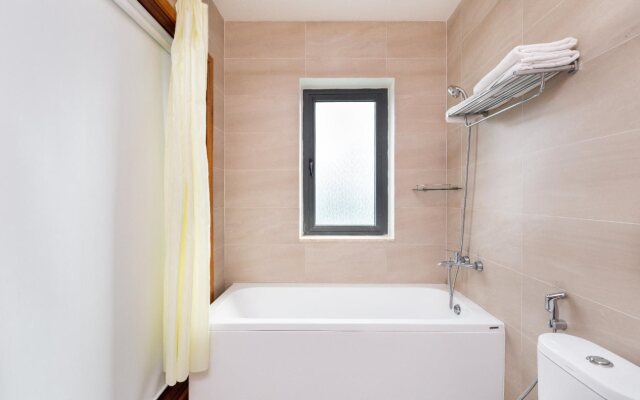 Sunny Hotel and Apartment