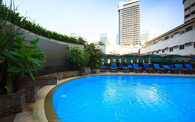 Nana Hotel