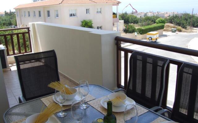 2 bedroom apartment E8 located pool level, sea view, FREE WIFI