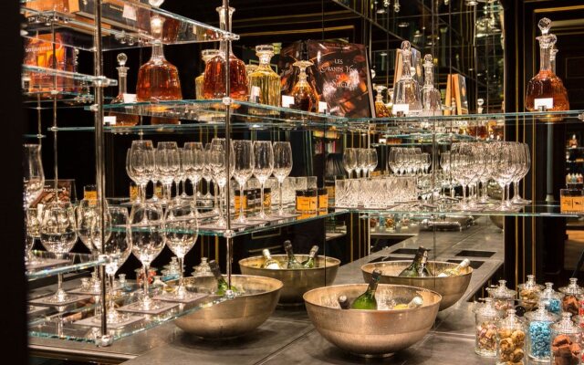 La Reserve Paris Hotel and Spa