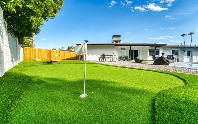 3BR Sleeps 8 Pool Putting Green BQQ Large Island!
