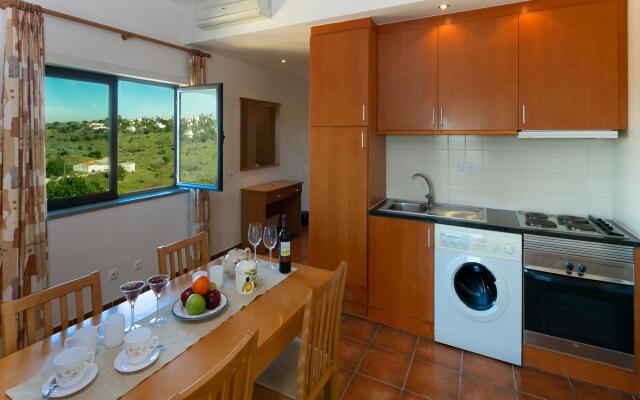 A22 - Mountain View & Seabreeze Apartment