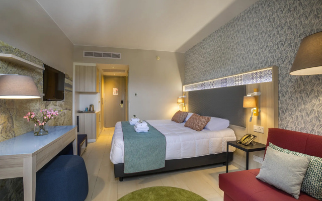 Leonardo Laura Beach & Splash Resort