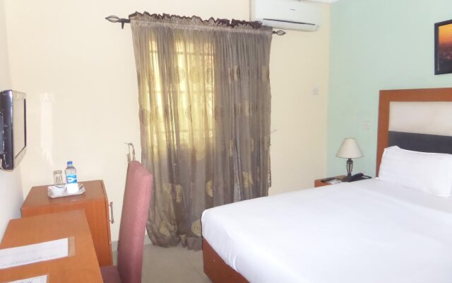 Adna Hotel