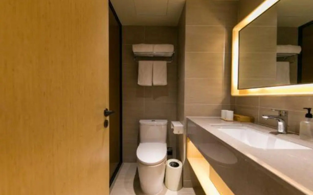 Ji Hotel (Shanghai Hongqiao Airport Qixin Road)