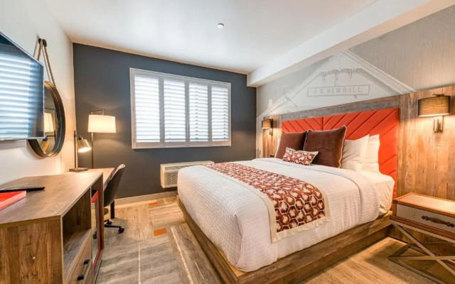 Hotel Lexen - Newhall