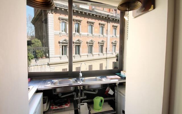 Charming Bright Penthouse in Trastevere