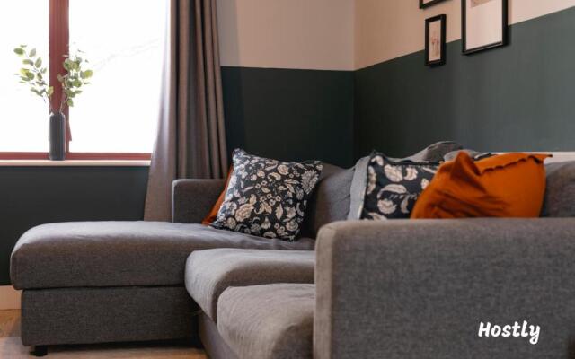 Wesley Gate Apartments - Building 3, by Hostly